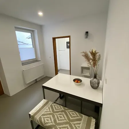 Schoene Zentrale 2 Zimmer Wohnung Bodenheim Buitenkant foto