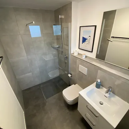 Schoene Zentrale 2 Zimmer Wohnung Bodenheim Buitenkant foto